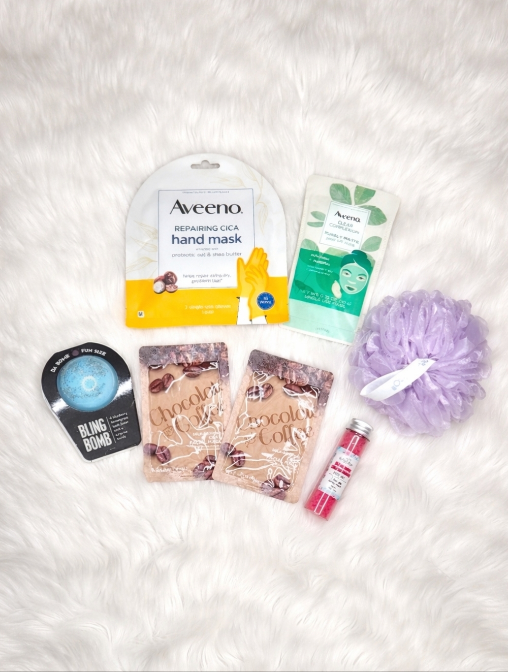 Pampering Gift Set 4 Masks, Bath bomb, Bath Salts, and Bath Pouf